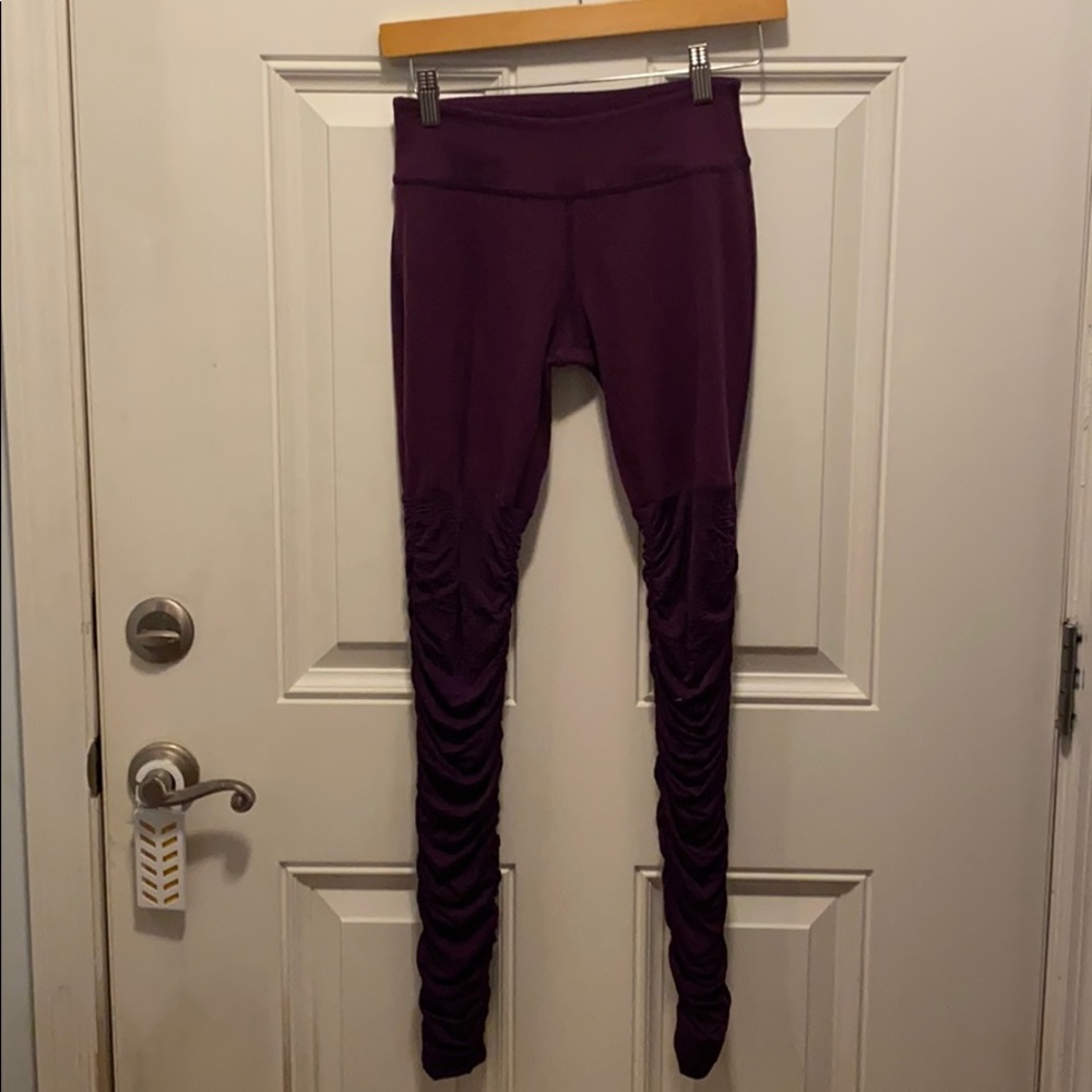 COPY - Beyond yoga purple goddness legging